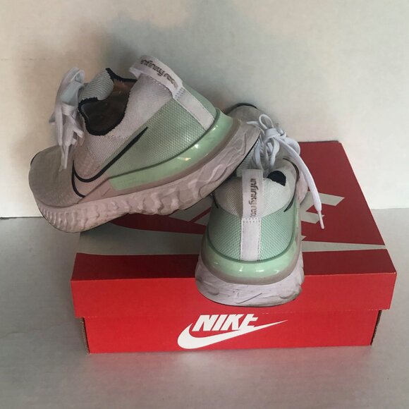 Woman's Nike React Infiniti Flyknit Running Shoes size 8 1/2 - Picture 4 of 8